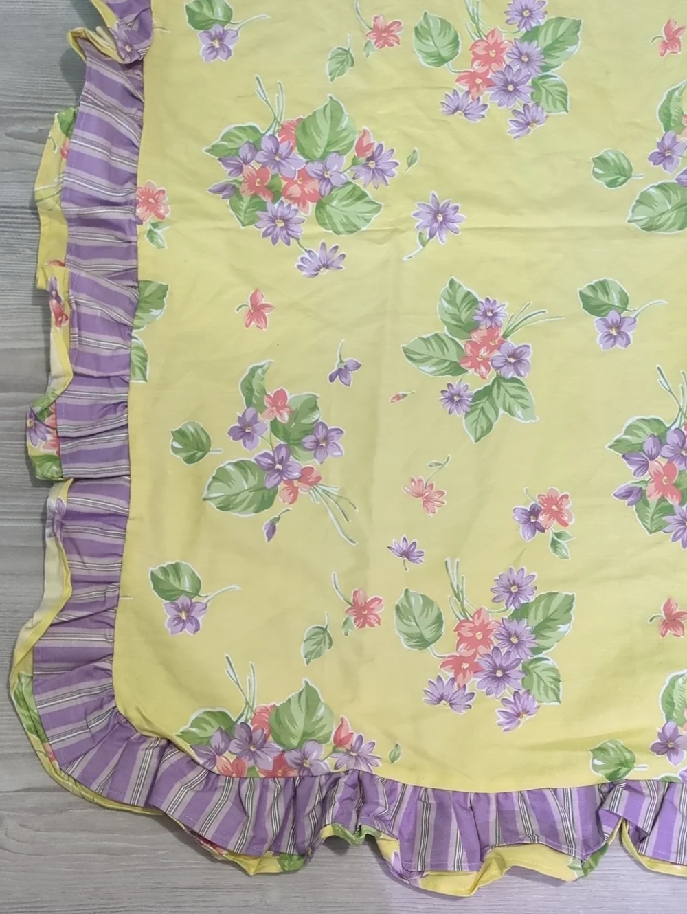 Waverly Garden Room Floral Ruffled Table Topper Tablecloth 36x36 Cottagecore